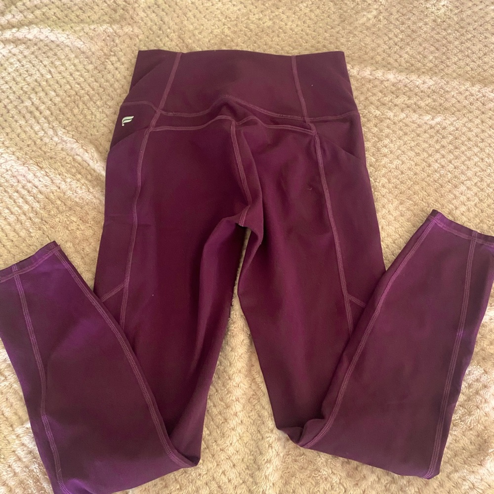 Fabletics maroon-purple calories pocket leggings, size S
